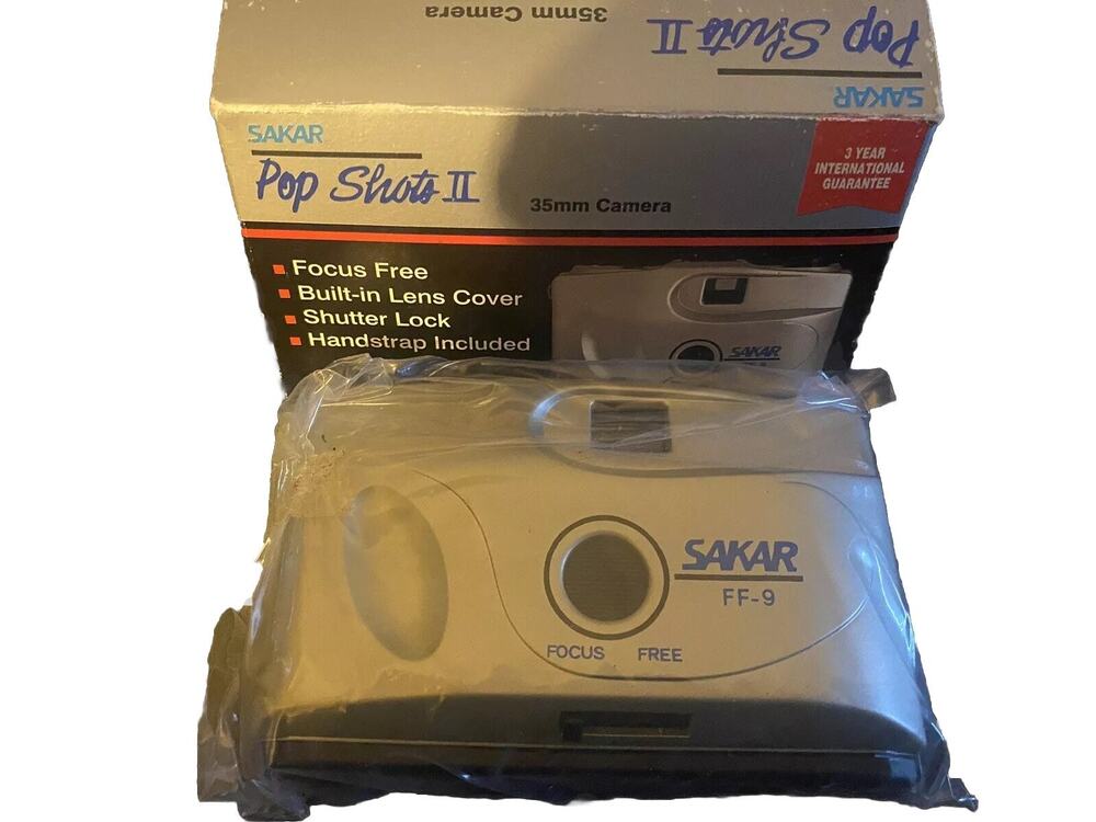 Vintage 35mm Camera Sakar Pop Shots 2 Titanium Series FF-9